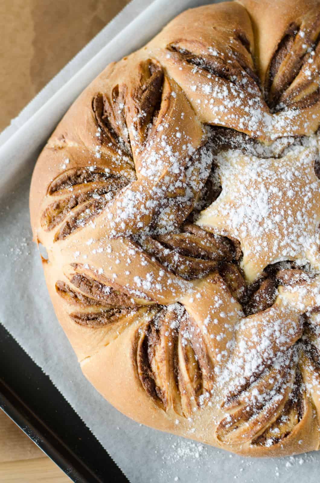 Brioche &quot;étoile&quot; à la pâte à tartiner