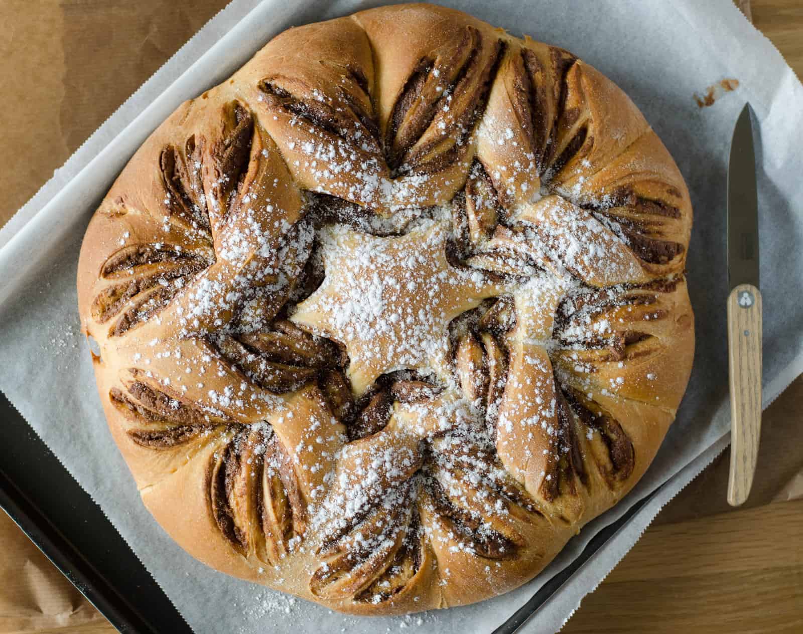 Brioche &quot;étoile&quot; à la pâte à tartiner